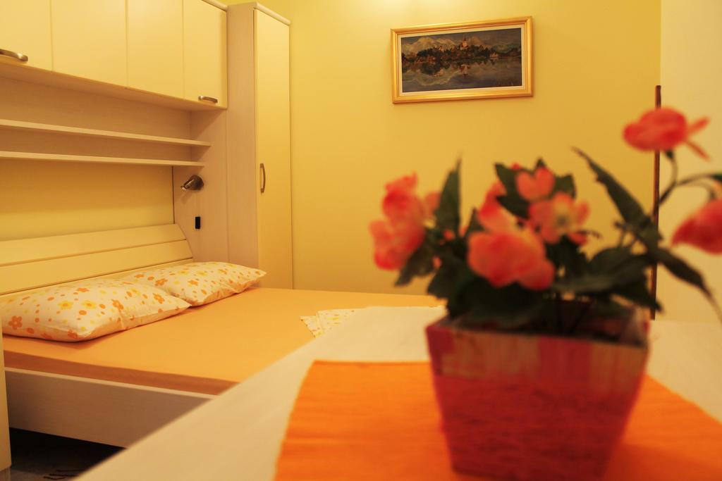 Apartments And Rooms Villa Mir Zaton  Kültér fotó